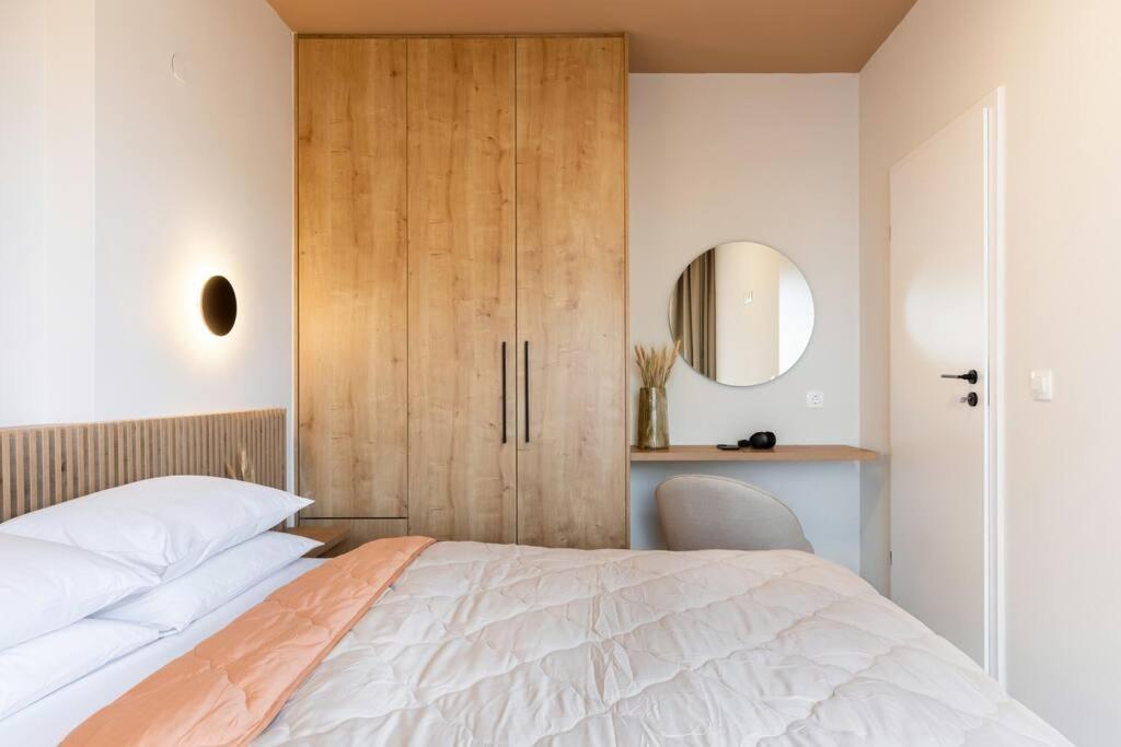 City Heart Apartments Candia Esterno foto